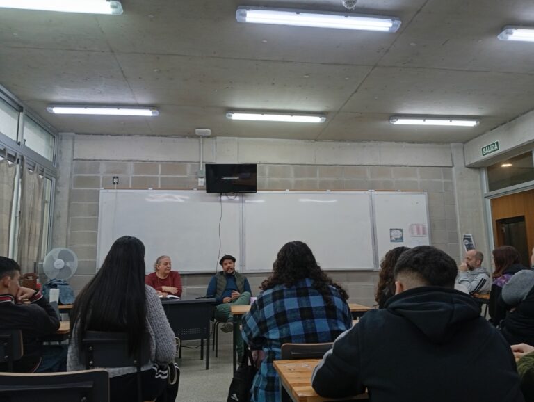 Taller con escritor Matias Manara organizado por profesora Ana Martinez