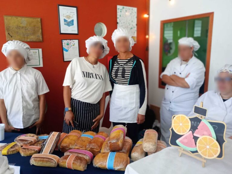 4ed9ad79-9f53-4f18-a0f8-940da3cfdc8f